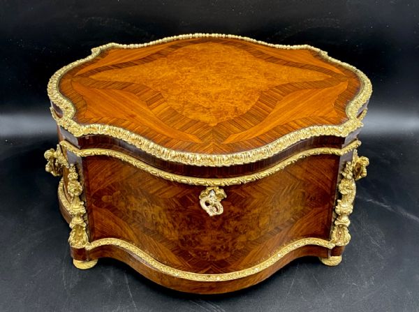 Large jewelry box, a true masterpiece from 19th-century Paris