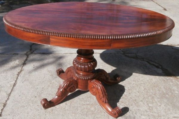 mesa ovalada