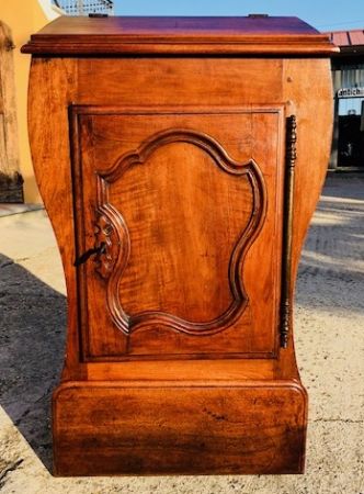 rare 1700 cabinet
    