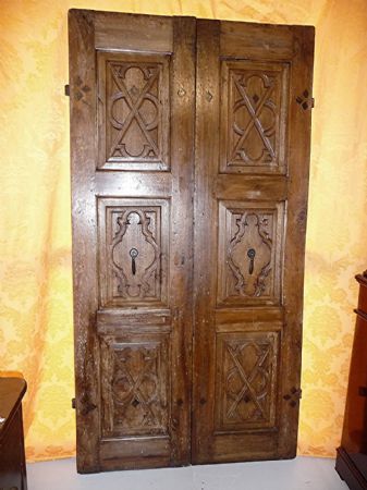 Walnut door from the 17th-18th century