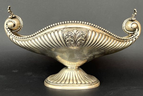 centrotavola in argento timbrato 800