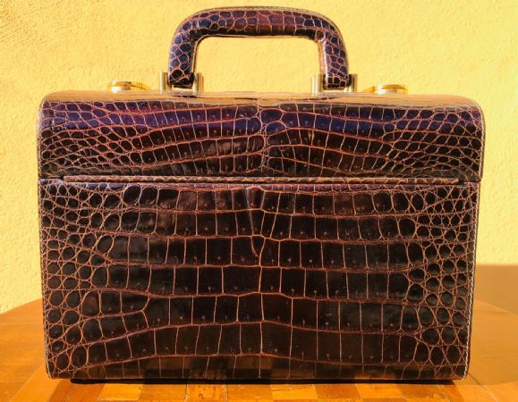 1940s crocodile beauty case