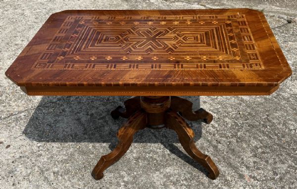 Table Rolo, incrustée