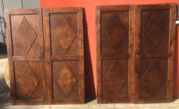 Dos pares de puertas de armarios