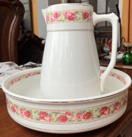 Richard pitcher, basin, and soap dish