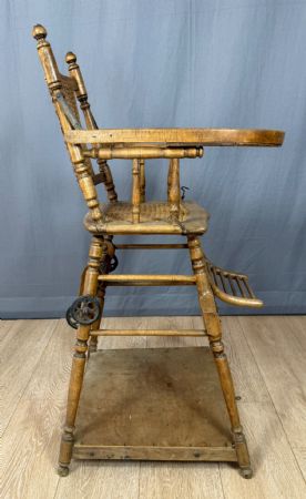 Bellissimo seggiolone per bimbi trasformabile in banco epoca 1870/80.