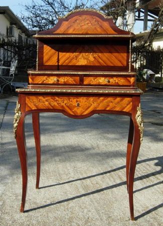 Table bureau