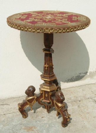 Mesa con tela