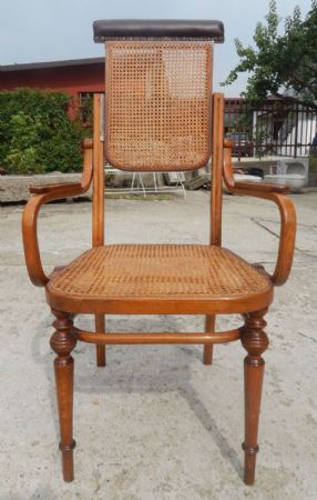 cadeira de barbeiro Thonet
    