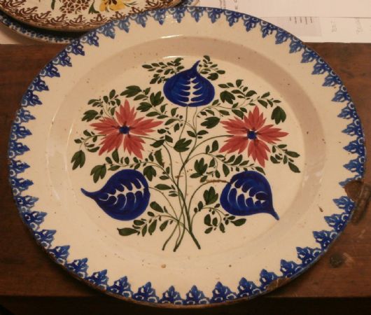 prato de cerâmica pintado