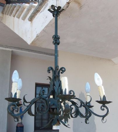 lampadario in ferro battuto