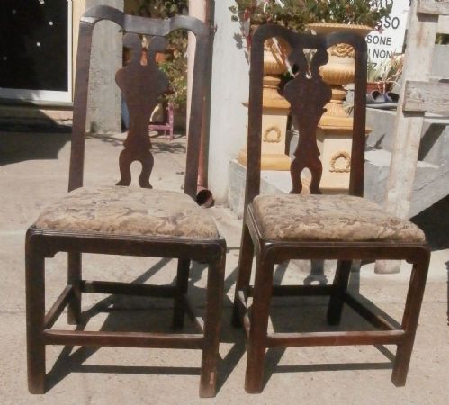 pair of chairs