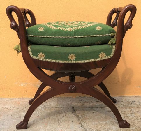 Faldstool chair