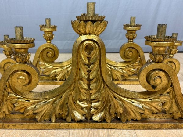 🥇Rara Coppia di candelabri a cinque bracci in legno intagliato e dorato, Epoca pieno '700 🥇