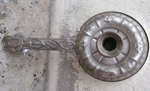 Bugia episcopal (palmatoria)
