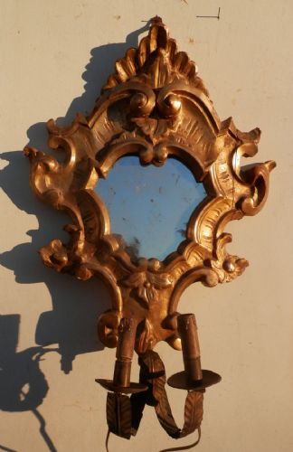 Applique en bois sculpté et doré