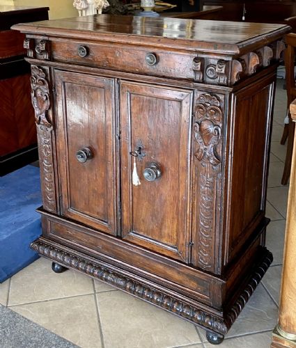 High-era Tuscan cabinet credenza from the Renaissance period of the 16th century