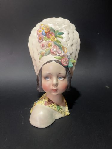 statuina in ceramica firmata Sandro Vacchetti 