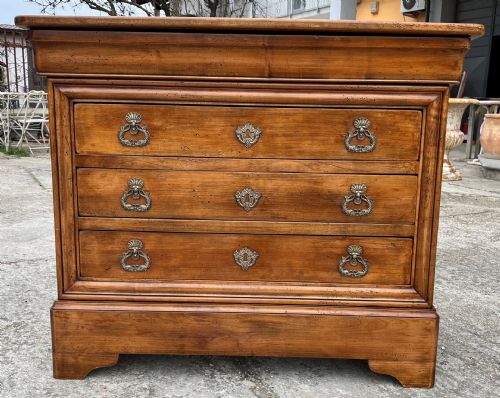 Small chest of drawers