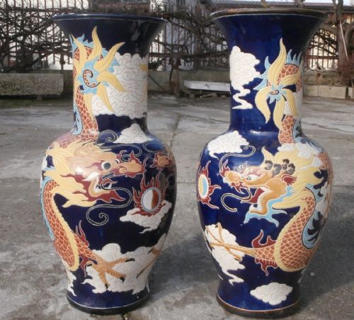Par de grandes vasos