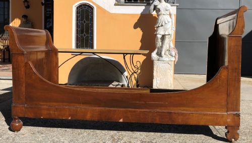letto in legno di noce, a barca