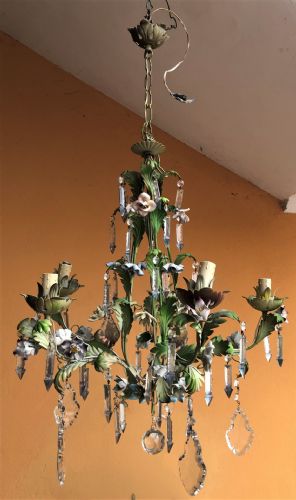 chandelier with little flowers
    
