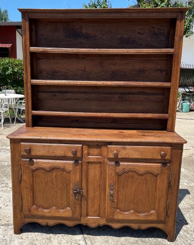 Cupboard with plate rack