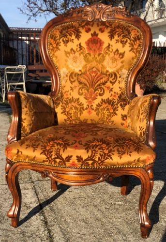 Fauteuil de style Charles X
    