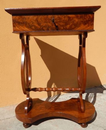 lyre table
    