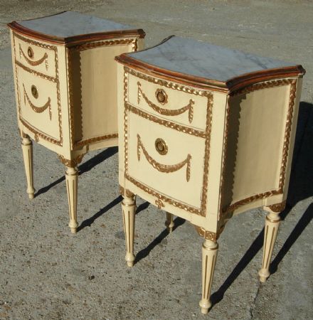 lacquered nightstands